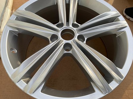 VW Tiguan R-Line Sebring Velg 18 inch 5NA601025M