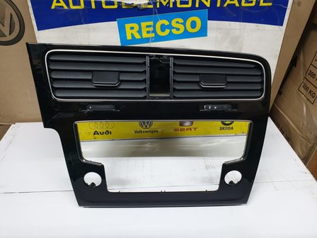 VW Golf 7 Dashboard Inleg Midden Navigatie 5G1819743D