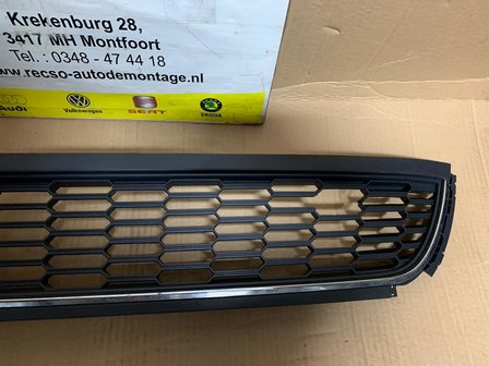 Polo 6R  Ventilatiegrille Luchtgrill met Chrome lijst 6R0853671