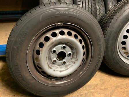 VW&nbsp;Transporter T5 T6 velg band Zomer 205/65/16&nbsp;7H0601027D