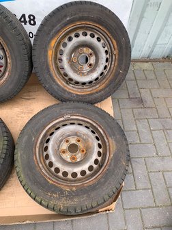 VW&nbsp;Transporter T5 T6 velg banden Zomerset 215/65/16&nbsp;7E0601027C