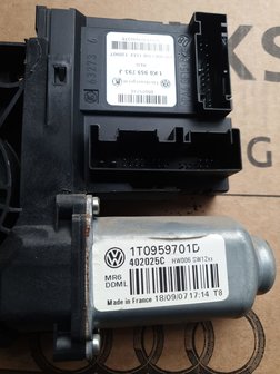 VW Caddy ruiten motor links voor 1K0959793J 1T0959701D