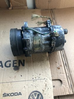 VW Aircopomp Compressor 357820803A 