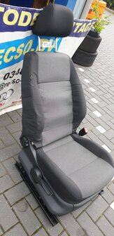 VW Caddy interieur stoel 2016+ in  hoogte stelbaar stof  rechts