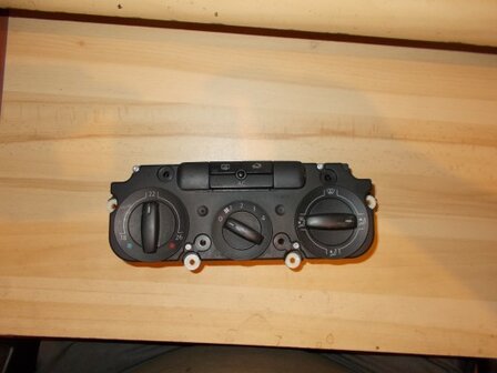 VW Caddy Kachel bedieningspaneel airco clima 1K0820047HM