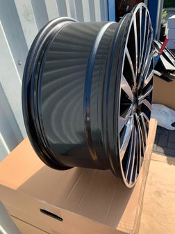 VW&nbsp;Transporter T5 T6 velg 18 inch Black Diamond nieuw