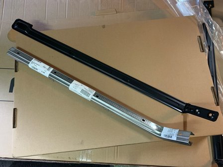 Caddy Maxi Schuifdeur Rail afdekking rechts 2K3843796A 2K3843872E