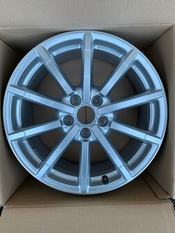 Audi A3 RS3 S3 S-Line velg 18 inch ZGAN 8V0601025AM 8V0601025AL