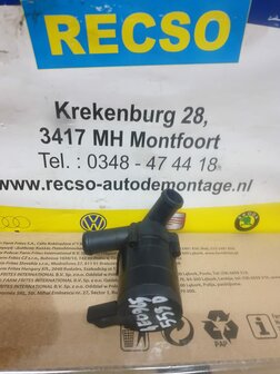 Extra waterpomp AUDI A8 S8 4E0965559D