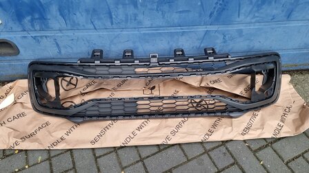 VW UP 16+ Voorbumper luchtgrill onder bumperlijst 1S0853677F 9B9