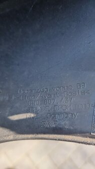 Audi A4 8W Voorbumper 4xPDC 8W0807437
