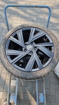 VW Golf 5 6 7 8 Bergamo Velg Velgen zomerband 225/40/18&nbsp;92Y