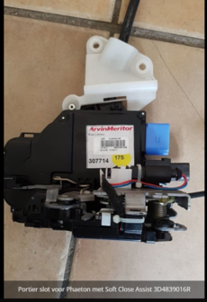 Portier Slot voor Phaeton met soft Close Assist 3D4839016R