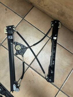 VW Caddy 15+ Ruitmechaniek bediening rechts Voor 