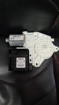 VW Caddy 4 Ruitbedieningsmotor raammotor rechts 2K5959702
