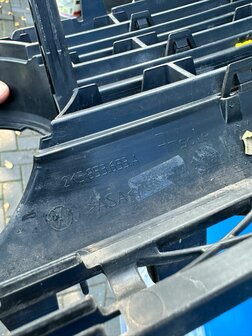 Vw Caddy 4 Grill gebruikt orgineel 2K5853653A 2K5853651C 2015+