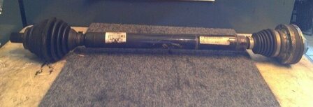 Aandrijfas rechts 1K0407272PM 1.6TDI CAY 7 traps automaat