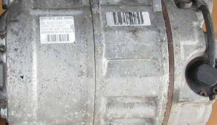 Gebruikt Aircopomp Airco compressor 4F0820805N 2.7TDI