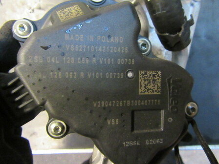 Gasklep huis Passat 2.0TDI 04L128059R 04L128063R