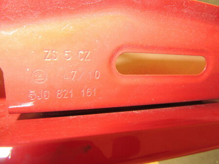 Fabia zij scherm spatscherm Links Rood 5J0821161