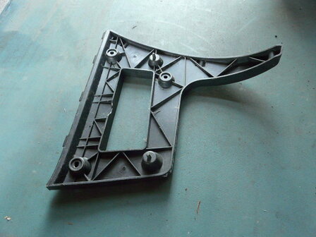 A5 Geleidingsstuk LA bumper 8T8807453