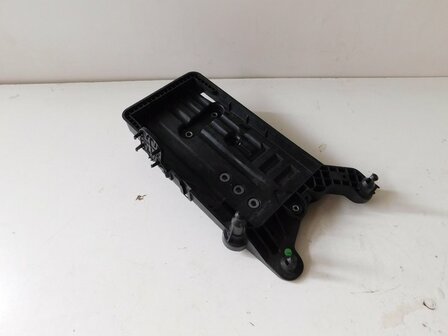 Tiguan Touran Accubak Accuconsole 5QF915331A 5QF915311A