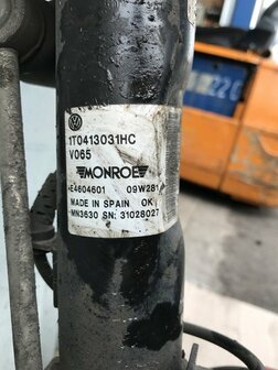 Golf Scirocco veerpoot Rechts voor 1T0413031HC 1T0412022DA