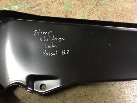 Passat B8 Streep Radiator Ondersteuning links 3G0806929