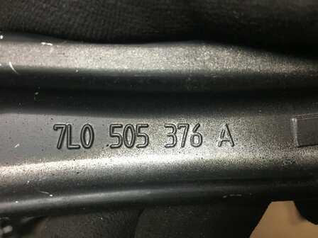 Touareg Q7 Cayenne draagarm rechts achter 7L0505376A