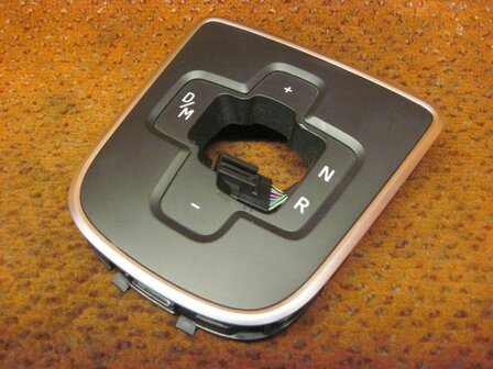 Up schakelbak 1S0713204