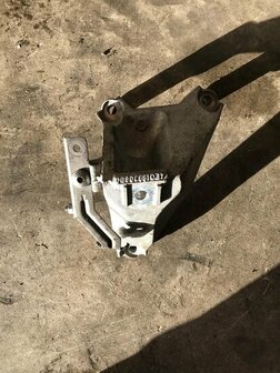 S8 motorsteun 4E0199308BC