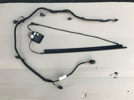 Passat B8 Regelapparaat Module 4X PDC Kompleet met kabels 3G0962243