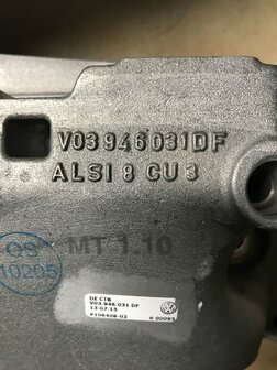 Golf 7 motorsteun V03946031DF