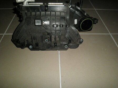 Golf 6 inlaatspruitstuk CAX 03C129711AD