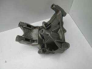 Transporter T5 motorsteun 070199343B