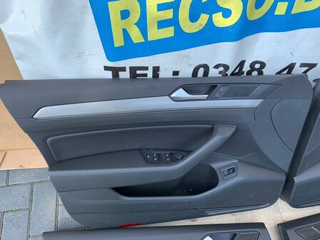 Passat B8 deurpaneel SET leer