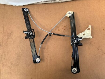 A3 8V Ruitmechaniek bediening rechts voor 8V4837462