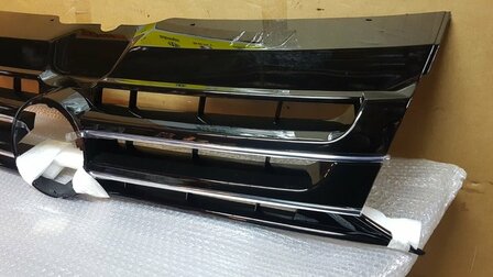 Geschikt voor Transporter T5 GP Grill Hoogglans met chrome Lijst 