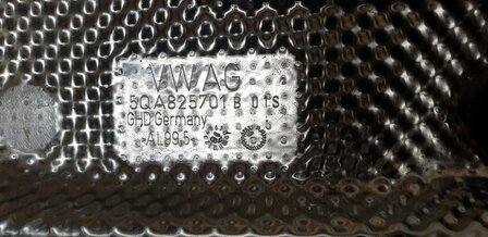 Touran Hitteschild Voor Eind Demper 5QA825701B