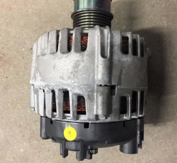 Originaal Valeo Gebruikte Dynamo 04E903021Q 04E903015 S 180A