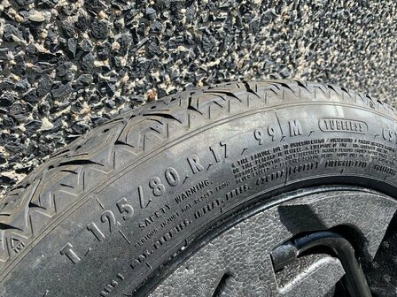 Volvo S80 Thuiskomer met krik 17 inch 125/80/17 21708006191