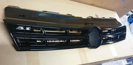 Geschikt voor polo 6R 6C R line Grill Hoogglans zwart