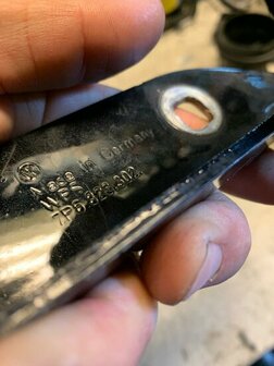 Touareg 2011 tm 2018 Motorkap Scharnier rechts 7P6823302