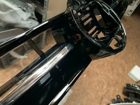 Geschikt voor polo 2G R Line Grill Chrome lijst zwart