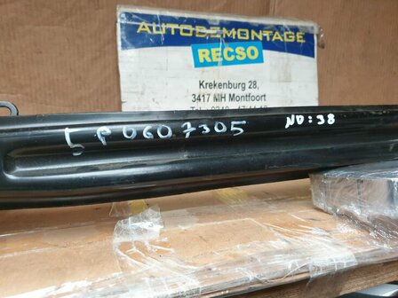 Leon 1P Bumperbalk Achterzijde 5P0607305