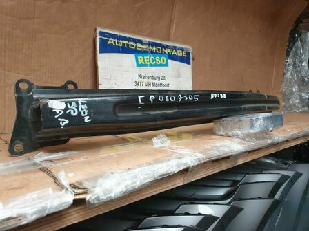 Leon 1P Bumperbalk Achterzijde 5P0607305