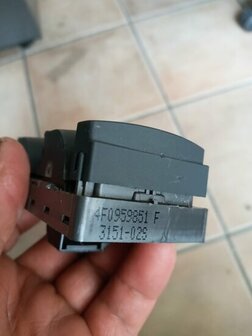 A3 Raamschakelaar bediening 4f0959851F