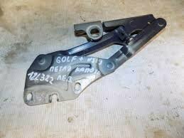 Golf Plus motorkap scharnier links 5M0823301