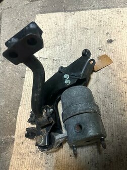 T4 Transporter Baksteun 7D0399107AL