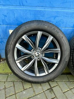 Tiguan Velg 18 inch set 5NN601025AD 5NN601025N